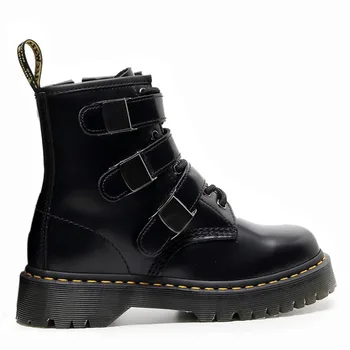 Boots Women 2020 new Cow leather flip buckle side zipper 8-eye Martin boots British black fashion Motorcycle short boots women 
Boots Women 2020 new Cow leather flip buckle side zipper 8-eye Martin boots British black fashion Motorcycle short boots women