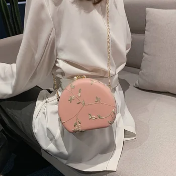 New Embroidery Flowers Design Women Flap Clutch Evening Bags Gold Chain Shoulder Bags Girls Handbags Purses For Ladies Party Bag
New Embroidery Flowers Design Women Flap Clutch Evening Bags Gold Chain Shoulder Bags Girls Handbags Purses For Ladies Party Bag
