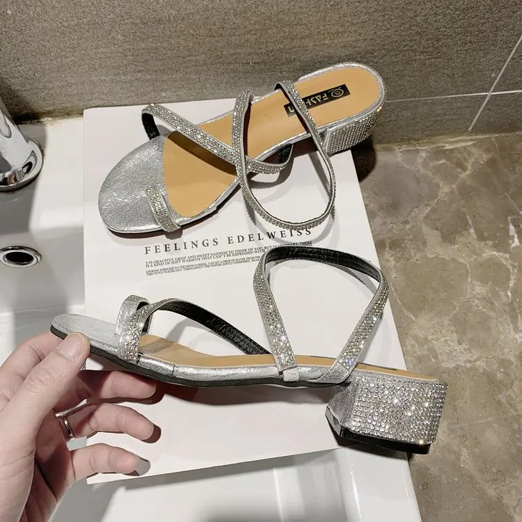 Western Style Summer 2019 Fashion Man-made Diamond Chunky-Heel Split Toe Comfortable Sandals Beautiful Women's Tennis Red Douyin
Western Style Summer 2019 Fashion Man-made Diamond Chunky-Heel Split Toe Comfortable Sandals Beautiful Women's Tennis Red Douyin