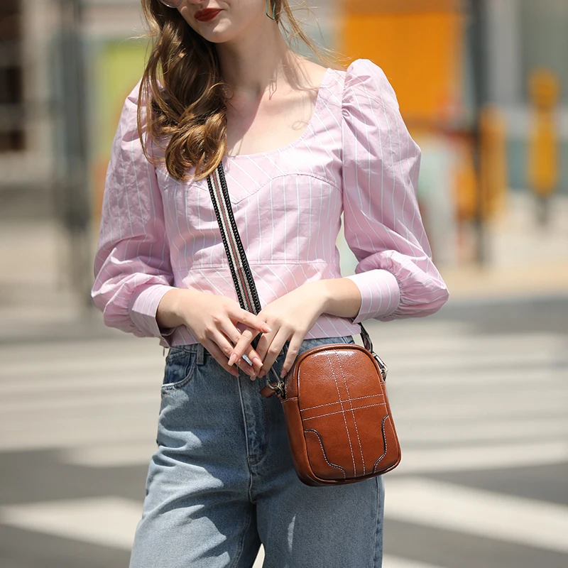 Ladies 2020 bag Leather mobile phone bag Female small bag Fashion tide Messenger bag summer Wild mini single Shoulder Female bag
Ladies 2020 bag Leather mobile phone bag Female small bag Fashion tide Messenger bag summer Wild mini single Shoulder Female bag
