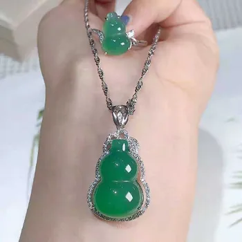 Natural S925 jade agate pendant small gourd necklace ring ice seed
Natural S925 jade agate pendant small gourd necklace ring ice seed