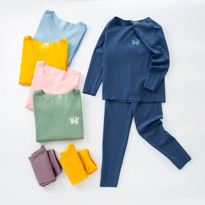 New Style Soft Wool Seemless Underwear Suit Modal Solid Color Body Hugging Children Thermal Underwear Two-Piece Set Elastic
New Style Soft Wool Seemless Underwear Suit Modal Solid Color Body Hugging Children Thermal Underwear Two-Piece Set Elastic