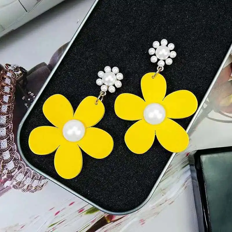 New Fashion Yellow Cute Flower Korean Style Wood Earring Simple Imitation Pearl Drop Earrings for Women Girl Jewelry Gift
New Fashion Yellow Cute Flower Korean Style Wood Earring Simple Imitation Pearl Drop Earrings for Women Girl Jewelry Gift