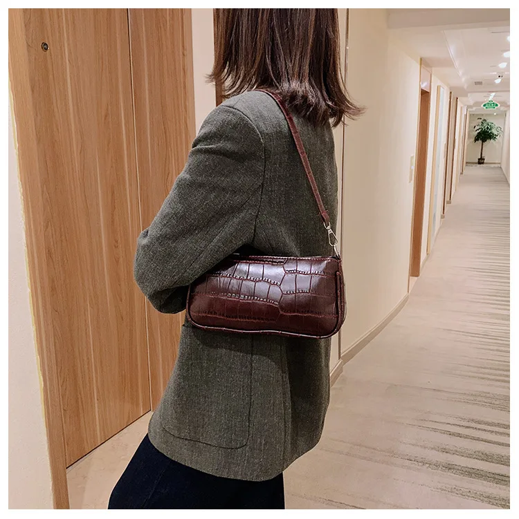 Retro Alligator Print Handbag Non-mainstream Design Shoulder Bag New Style Debutante Armpit Bag Bag Baguette Bag Small WOMEN'S B
Retro Alligator Print Handbag Non-mainstream Design Shoulder Bag New Style Debutante Armpit Bag Bag Baguette Bag Small WOMEN'S B