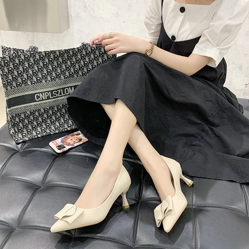 Spring 2020 new gentle wind stiletto heels fashion simple pointed pointed shoes wild shallow mouth shoes X051
Spring 2020 new gentle wind stiletto heels fashion simple pointed pointed shoes wild shallow mouth shoes X051