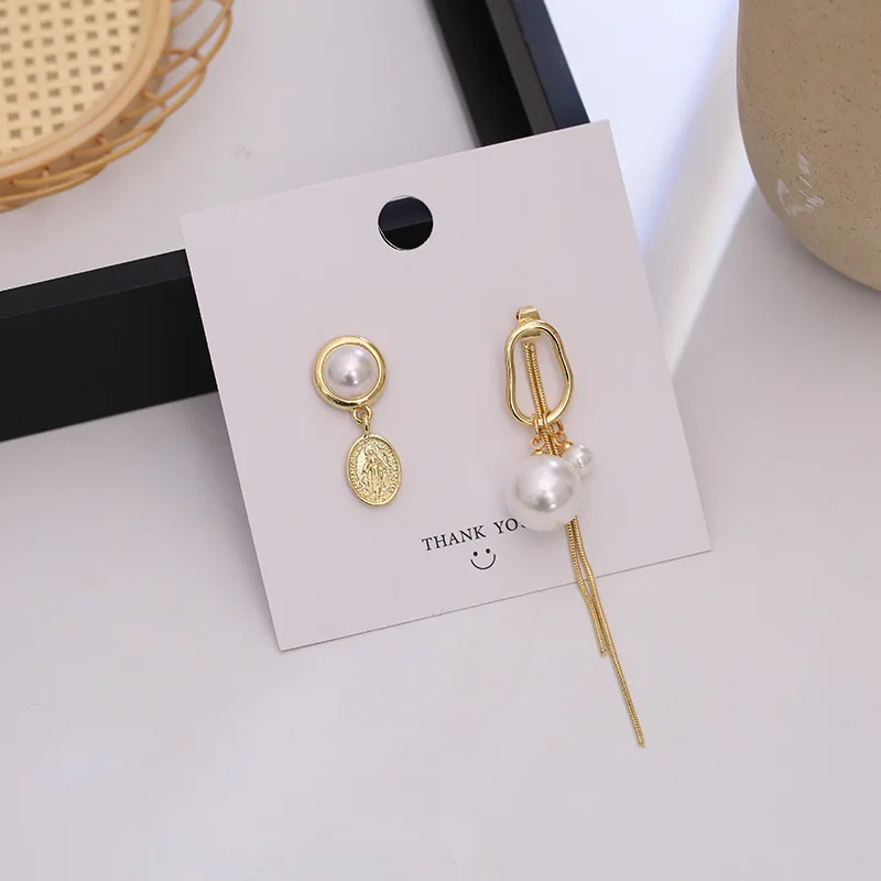 2020 New Design Baroque Vintage Round Pearl Drop Earrings Temperament Geometric Retro Long Tassel Earrings Women Punk Jewelry
2020 New Design Baroque Vintage Round Pearl Drop Earrings Temperament Geometric Retro Long Tassel Earrings Women Punk Jewelry