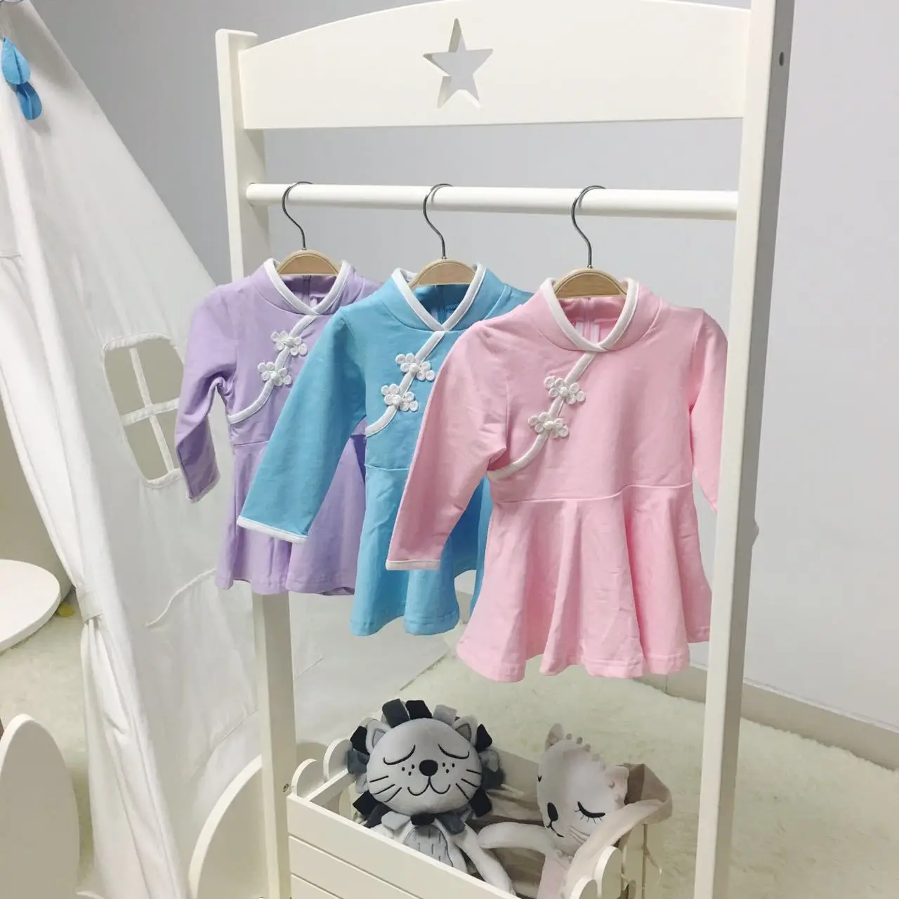 INS Childrenswear Spring And Autumn New Style Girls Ethnic-Style Skirt Baby GIRL'S Pure Cotton Cheongsam
INS Childrenswear Spring And Autumn New Style Girls Ethnic-Style Skirt Baby GIRL'S Pure Cotton Cheongsam