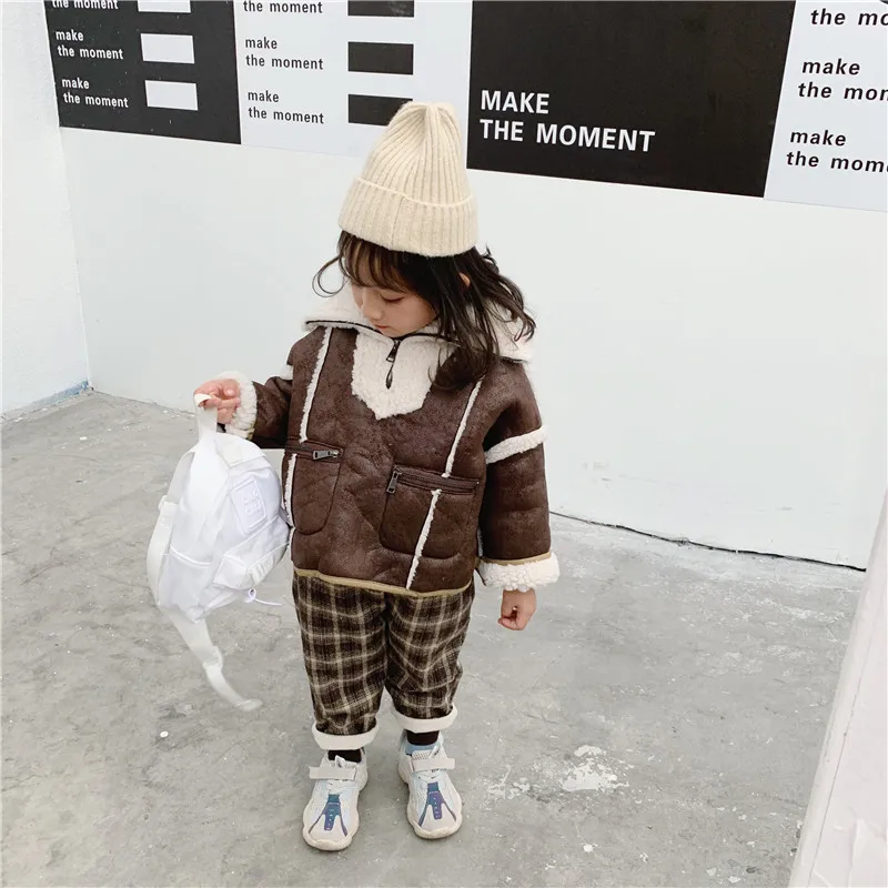2019 Winter New Arrival Korean style fake leather thickened matching colors fashion warm jacket for cool baby girls and boys 
2019 Winter New Arrival Korean style fake leather thickened matching colors fashion warm jacket for cool baby girls and boys