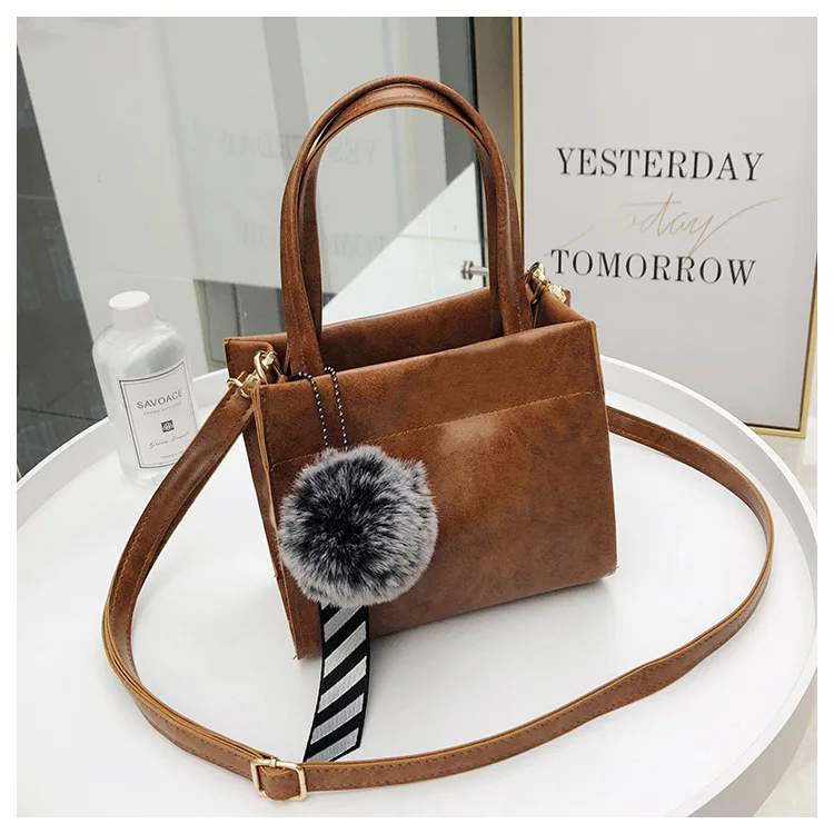 Basic Retro Lady Handbag with Feather Ball Vintage Premium PU Leather Shoulder Bag Causal Day Bag
Basic Retro Lady Handbag with Feather Ball Vintage Premium PU Leather Shoulder Bag Causal Day Bag