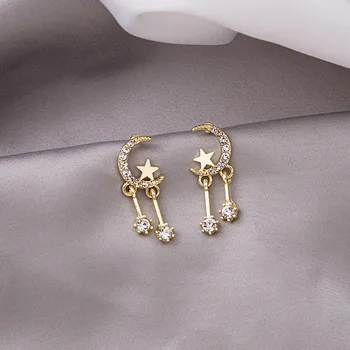 Gentle GIRL'S Short Moon and Stars Diamond Set Ear Stud French MORI Series Versatile Non-symmetrical INS
Gentle GIRL'S Short Moon and Stars Diamond Set Ear Stud French MORI Series Versatile Non-symmetrical INS