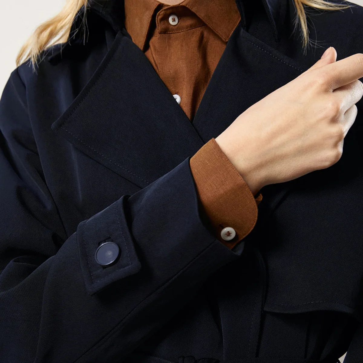 Europe And America Fashion Simple Classic Style Elegant Commuting Solid Color of Belt Fold-down Collar Sleeve Tab Trench Coat Cu
Europe And America Fashion Simple Classic Style Elegant Commuting Solid Color of Belt Fold-down Collar Sleeve Tab Trench Coat Cu