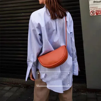 Simple Retro Semicircular Design of Single Shoulder Bag Mini Tide Oblique Satchel Bag
Simple Retro Semicircular Design of Single Shoulder Bag Mini Tide Oblique Satchel Bag