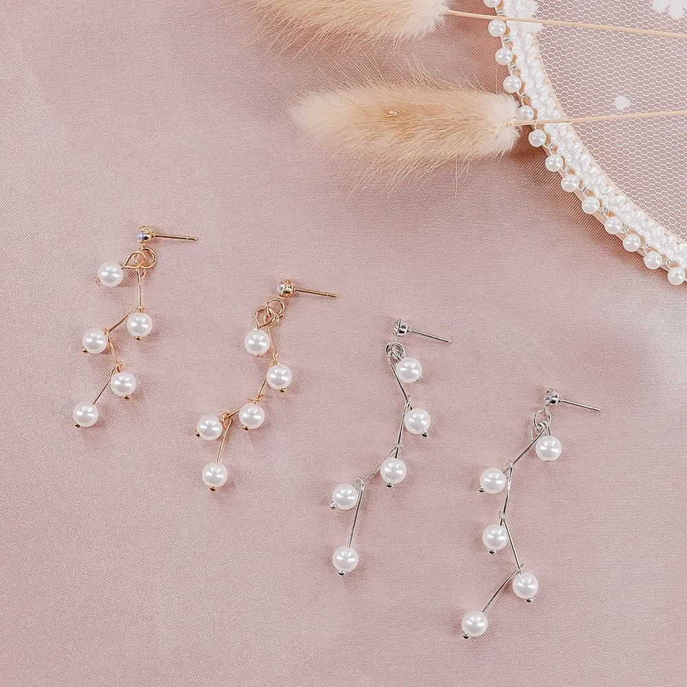 New Korean style simple pearl earrings long ins minimalist wind Net Red mix and match women's earrings
New Korean style simple pearl earrings long ins minimalist wind Net Red mix and match women's earrings