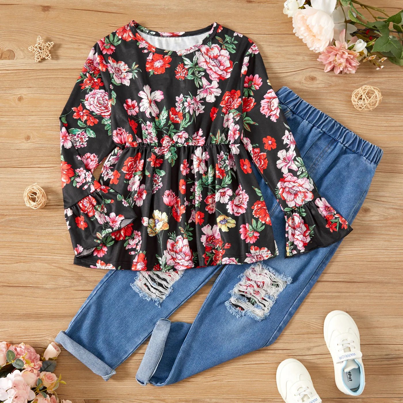 Patpat 2 peças criança menina floral impressão sino mangas peplum topo e rasgado calças jeans conjunto Patpat 2 peças criança menina floral impressão sino mangas peplum topo e rasgado calças jeans conjunto