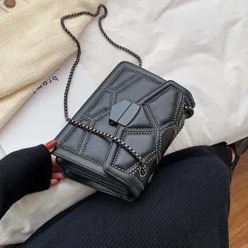 MoneRffi New Rivet Chain Small Crossbody Bags For Women 2019 Shoulder Messenger Bag Femme Lady Luxury Handbags black
MoneRffi New Rivet Chain Small Crossbody Bags For Women 2019 Shoulder Messenger Bag Femme Lady Luxury Handbags black
