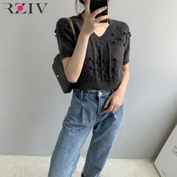 RZIV Autumn and winter women's sweater casual solid color V-neck short-sleeved hair ball decorative sweater
RZIV Autumn and winter women's sweater casual solid color V-neck short-sleeved hair ball decorative sweater