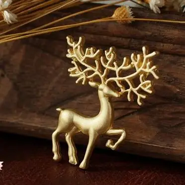 Europe And America Fashion And Personality Cardigan Overcoat Buckle Accessories Cartoon Deer Modeling Brooch Brooch F020
Europe And America Fashion And Personality Cardigan Overcoat Buckle Accessories Cartoon Deer Modeling Brooch Brooch F020