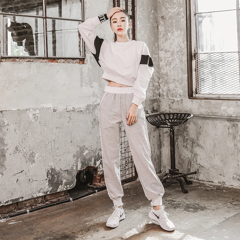 Autumn and winter Fashion Women Tracksuit 2-piece set Running Fitness Jogging Sports Suit Gym Sportswear Sets Outdoor Tracksuit
Autumn and winter Fashion Women Tracksuit 2-piece set Running Fitness Jogging Sports Suit Gym Sportswear Sets Outdoor Tracksuit