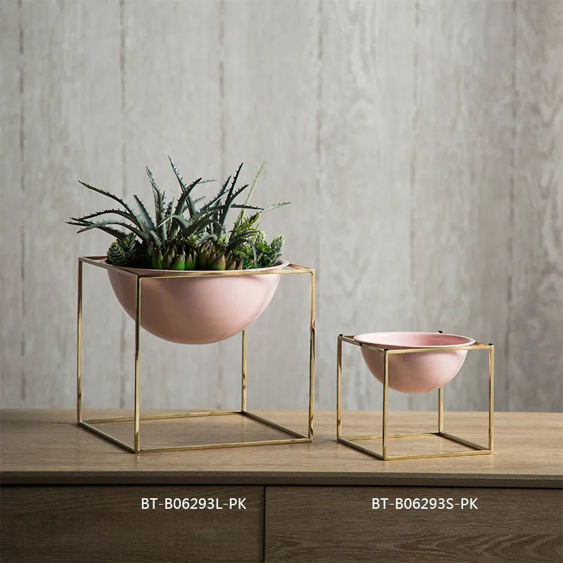 Metal Handicraft Stainless Steel Flowerpot Pink Geometry Flower Holder Origional Simple Soft Loading Model Room Iron Art
Metal Handicraft Stainless Steel Flowerpot Pink Geometry Flower Holder Origional Simple Soft Loading Model Room Iron Art