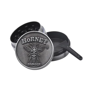 HORNET Zinc Alloy Herb Grinder 40MM 3 Pipe Sharp Teeth Metal Mini Tobacco Grinders with Pollen Catcher Smoke Pipe Accessories
HORNET Zinc Alloy Herb Grinder 40MM 3 Pipe Sharp Teeth Metal Mini Tobacco Grinders with Pollen Catcher Smoke Pipe Accessories