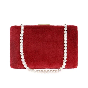 Fur makeup bag dinner bag European and American ladies banquet bag socialite evening dress handbag 
Fur makeup bag dinner bag European and American ladies banquet bag socialite evening dress handbag