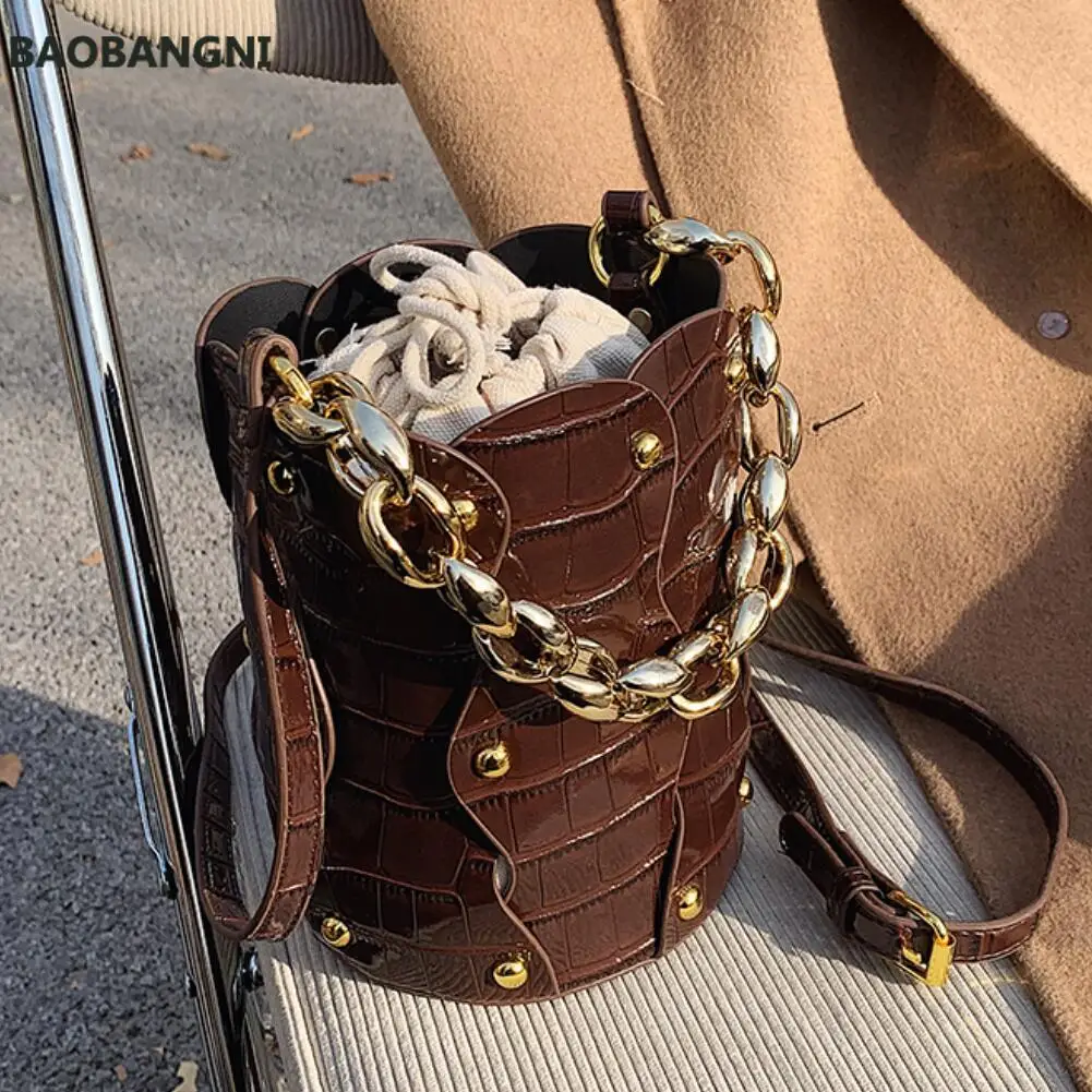 Stone pattern Chain Tote Bucket bag Fashion New Quality PU Leather Women's Designer Handbag Rivet Shoulder Messenger Bag 
Stone pattern Chain Tote Bucket bag Fashion New Quality PU Leather Women's Designer Handbag Rivet Shoulder Messenger Bag