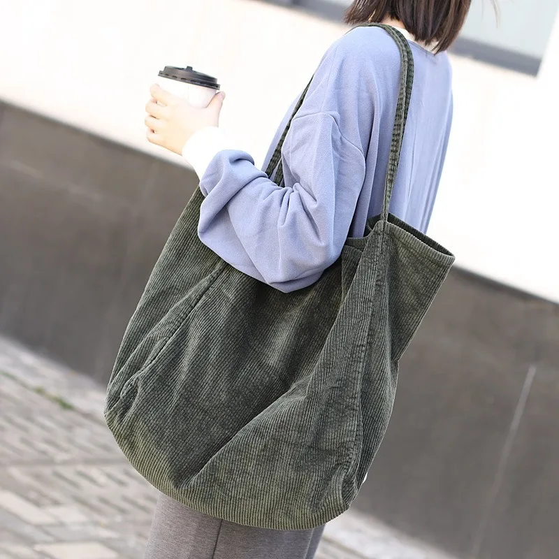 2020Korean version of all-match large-capacity shopping bag fashion corduroy canvas handbag simple retro single shoulder handbag
2020Korean version of all-match large-capacity shopping bag fashion corduroy canvas handbag simple retro single shoulder handbag