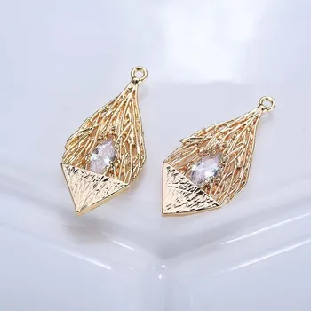 4PCS 14x28MM 24K Gold Color Brass With Zircon Oval Vine Charms Pendant High Quality Diy Jewelry Accessories 
4PCS 14x28MM 24K Gold Color Brass With Zircon Oval Vine Charms Pendant High Quality Diy Jewelry Accessories