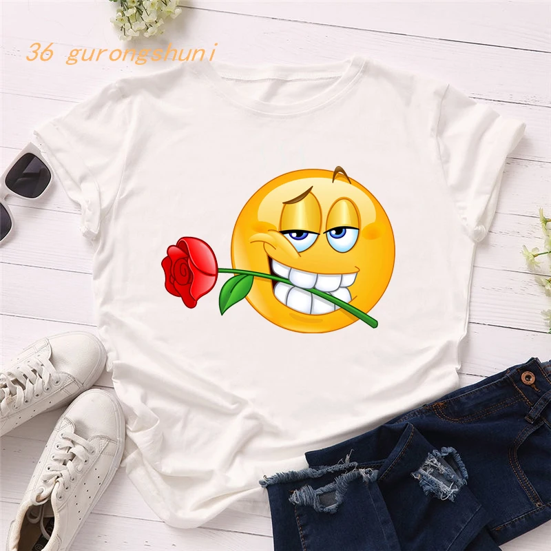 Модные топы с героями мультфильмов, Женская Футболка kpop harajuku, Милая женская футболка, Винтажная футболка с улыбкой и цветами, женская летняя одежда 2020 tumblr
Модные топы с героями мультфильмов, Женская Футболка kpop harajuku, Милая женская футболка, Винтажная футболка с улыбкой и цветами, женская летняя одежда 2020 tumblr