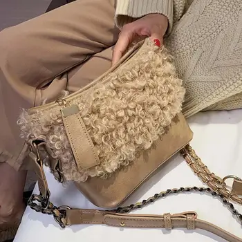 Elegant Female Square Crossbody Bag 2019 Winter New Quality Leather Women's Designer Handbag Plush Chain Shoulder Messenger Bag
Elegant Female Square Crossbody Bag 2019 Winter New Quality Leather Women's Designer Handbag Plush Chain Shoulder Messenger Bag