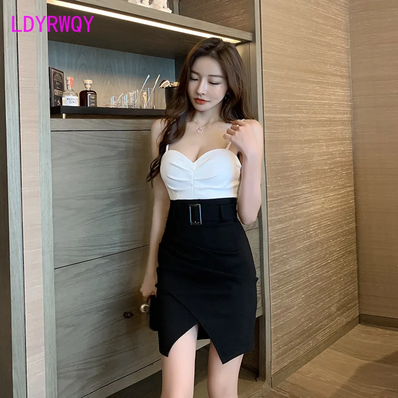 

2021Sexy low-cut waist suspender dress fashion temperament black and white color matching tight-fitting slit bag hip female