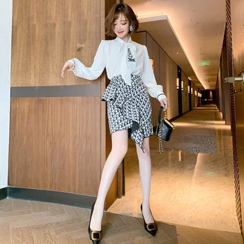 Fashion Embroidered Floating Led Solid Color Shirt + Lettered Jacquard Ruffled Skirt Suit, Female 2020 Early Autumn New Style
Fashion Embroidered Floating Led Solid Color Shirt + Lettered Jacquard Ruffled Skirt Suit, Female 2020 Early Autumn New Style