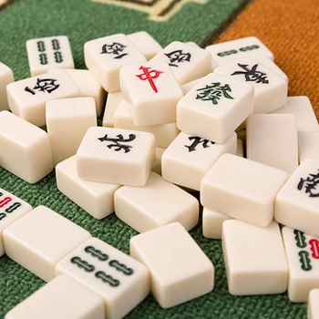 Mahjong Portable Folding Wooden Boxes Majiang Set Table Game Mah-jong Travel Board Game Entertainment Chinese mahjong 
Mahjong Portable Folding Wooden Boxes Majiang Set Table Game Mah-jong Travel Board Game Entertainment Chinese mahjong