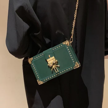 Luxury Box Bag Female 2019 New Korean Wild Retro Fashion Rivet Personality Student Ins Super Fire Messenger Bag
Luxury Box Bag Female 2019 New Korean Wild Retro Fashion Rivet Personality Student Ins Super Fire Messenger Bag