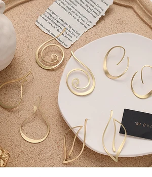 American and European atmosphere geometry earring exaggerated trend irregular dumb trend restoring ancient ways eardrop
American and European atmosphere geometry earring exaggerated trend irregular dumb trend restoring ancient ways eardrop