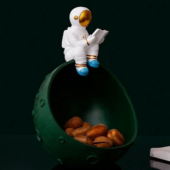 Creative Astronaut Resin Porch Key Storage Organizer Snack Box Spaceman Sitting Moon Model Home Decorations
Creative Astronaut Resin Porch Key Storage Organizer Snack Box Spaceman Sitting Moon Model Home Decorations