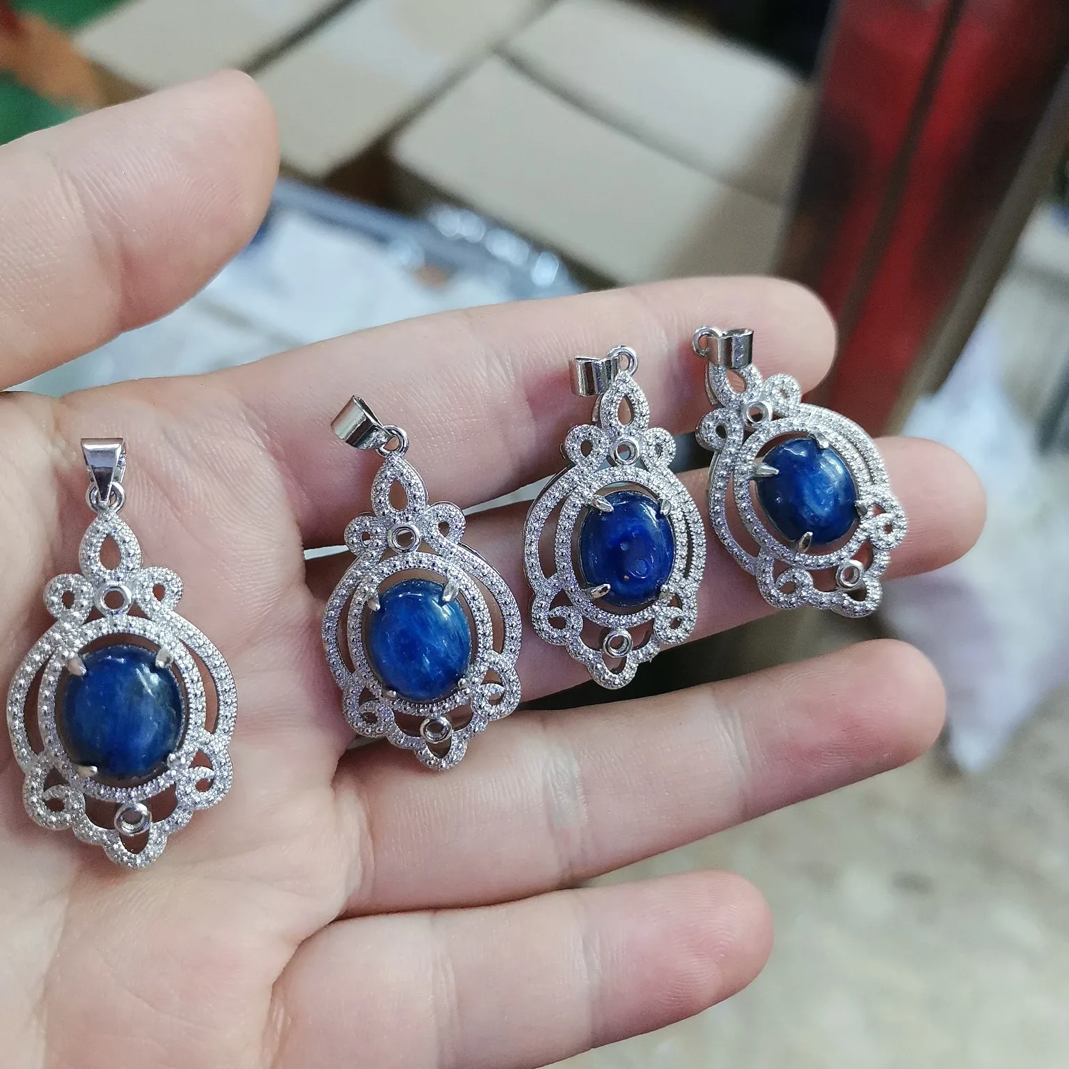 Kyanite Pendant Natural Gemstone Light Blue 925 Sterling Silver Inlaid ciondolo joyeria fina necklace joyería colgantes retro
Kyanite Pendant Natural Gemstone Light Blue 925 Sterling Silver Inlaid ciondolo joyeria fina necklace joyería colgantes retro