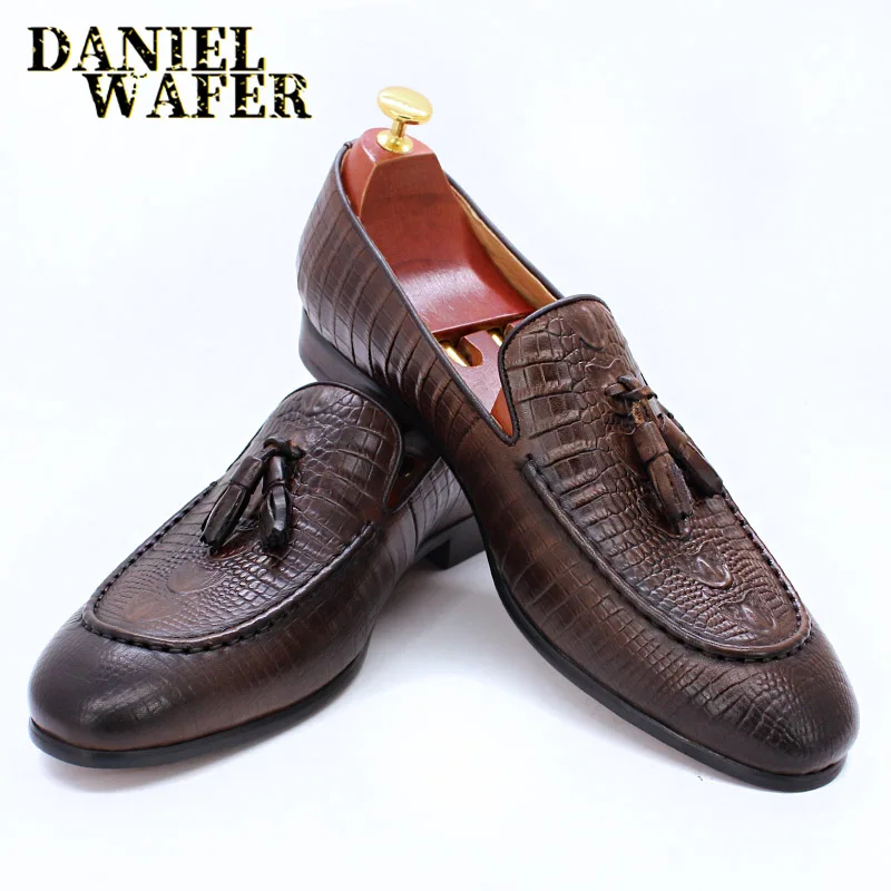 LUXURY MEN LOAFERS SHOES SUMMER MEN DRESS SHOES OFFICE BUSINESS SLIP ON COFFEE BLACK TASSEL LOAFERS MEN CASUAL LEATHER SHOES
LUXURY MEN LOAFERS SHOES SUMMER MEN DRESS SHOES OFFICE BUSINESS SLIP ON COFFEE BLACK TASSEL LOAFERS MEN CASUAL LEATHER SHOES