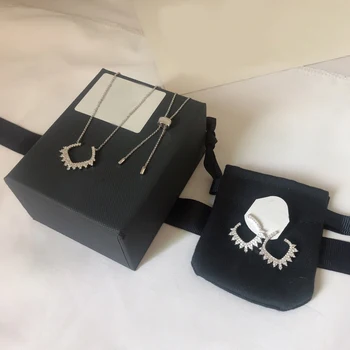 Kakany 2020 New Original 1: 1 Monaco Style Women's Fashion Jewelry Made of High Quality Zirconia Gear Necklace Earrings
Kakany 2020 New Original 1: 1 Monaco Style Women's Fashion Jewelry Made of High Quality Zirconia Gear Necklace Earrings