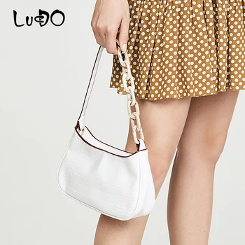 LUCDO 2020 NEW Mini Crocodile pattern Woman Messenger Bags Rectangular Chain French Stick Underarm Bag alligator Shoulder Bags
LUCDO 2020 NEW Mini Crocodile pattern Woman Messenger Bags Rectangular Chain French Stick Underarm Bag alligator Shoulder Bags