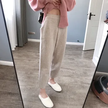 New Casual Straight Pants Women Korean Solid Soft High Waist Trousers Elastic Waist Harem Pants Elegant Thick Female Trousers
New Casual Straight Pants Women Korean Solid Soft High Waist Trousers Elastic Waist Harem Pants Elegant Thick Female Trousers
