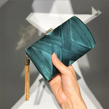 Women Handbags Luxury Designer 2020 Fashion Tassel Clutches Evening Bags Handbags Wedding Purse Minaudiere Chain Female Bolsos
Women Handbags Luxury Designer 2020 Fashion Tassel Clutches Evening Bags Handbags Wedding Purse Minaudiere Chain Female Bolsos