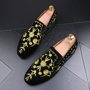 Men's Pointed head Fashion Business nightclub shoes Men Casual Shoes Leather Soft Men's Retro embroidered Matte leather loafers 
Men's Pointed head Fashion Business nightclub shoes Men Casual Shoes Leather Soft Men's Retro embroidered Matte leather loafers
