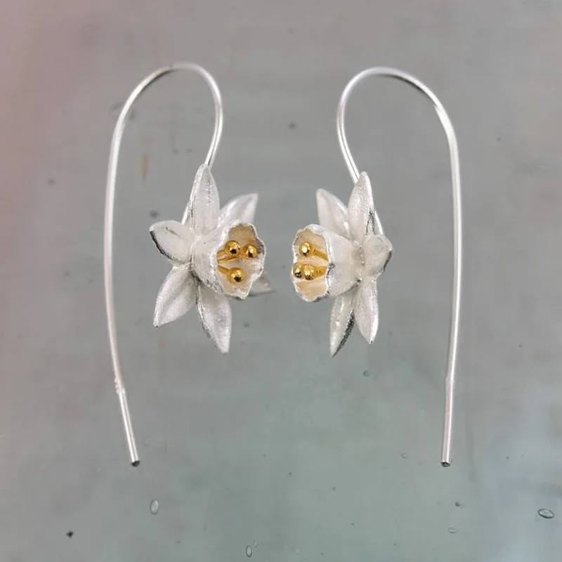 2020 Vintage Ethnic Style Daffodil Drop Earring Silver Color Flower Dangle Earrings For Women Engagement Wedding Fashion Jewelry
2020 Vintage Ethnic Style Daffodil Drop Earring Silver Color Flower Dangle Earrings For Women Engagement Wedding Fashion Jewelry