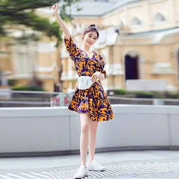 High Quality Summer 2020 New Women'S Fashion Workplace Party Casual Beach Sexy V-Neck Vintage Elegant Chic Print Chiffon Dress
High Quality Summer 2020 New Women'S Fashion Workplace Party Casual Beach Sexy V-Neck Vintage Elegant Chic Print Chiffon Dress