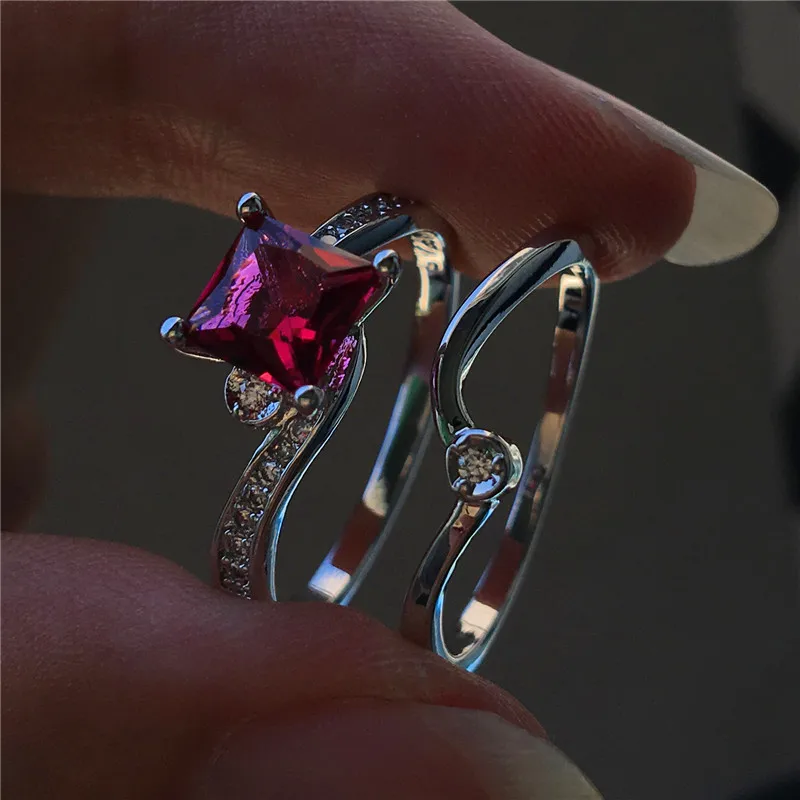 Charm Female Small Rose Red Zircon Ring Set Fashion Ladies Silver Color Wedding Ring Simple Promise Engagement Rings For Women
Charm Female Small Rose Red Zircon Ring Set Fashion Ladies Silver Color Wedding Ring Simple Promise Engagement Rings For Women