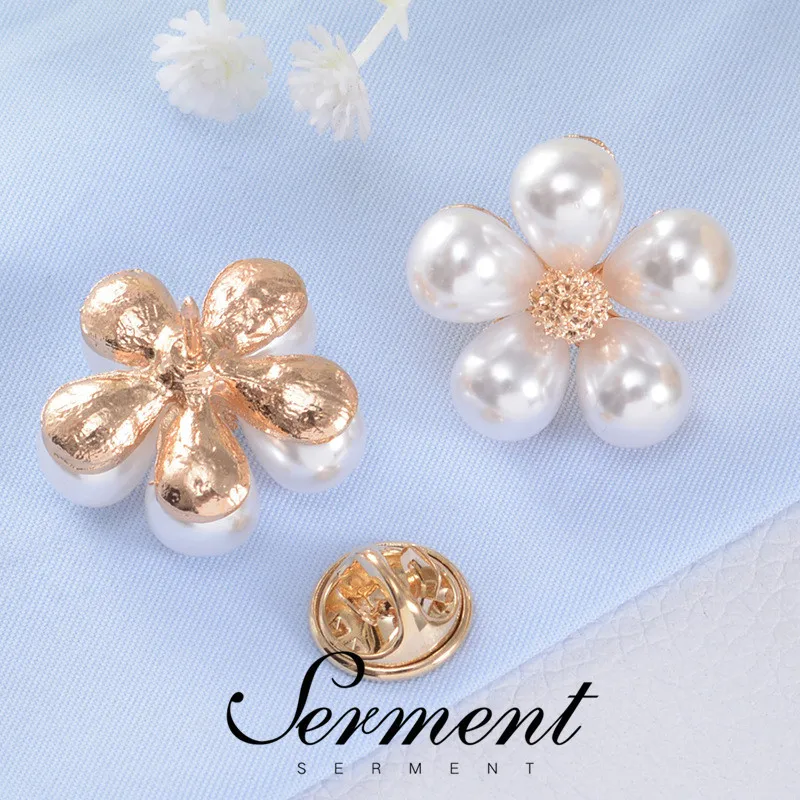 

SERMENT Small Daisy Brooch Pins Female Pearl Flower Brooches Jewelry Lapel Pins Accessories For Women's Clothing