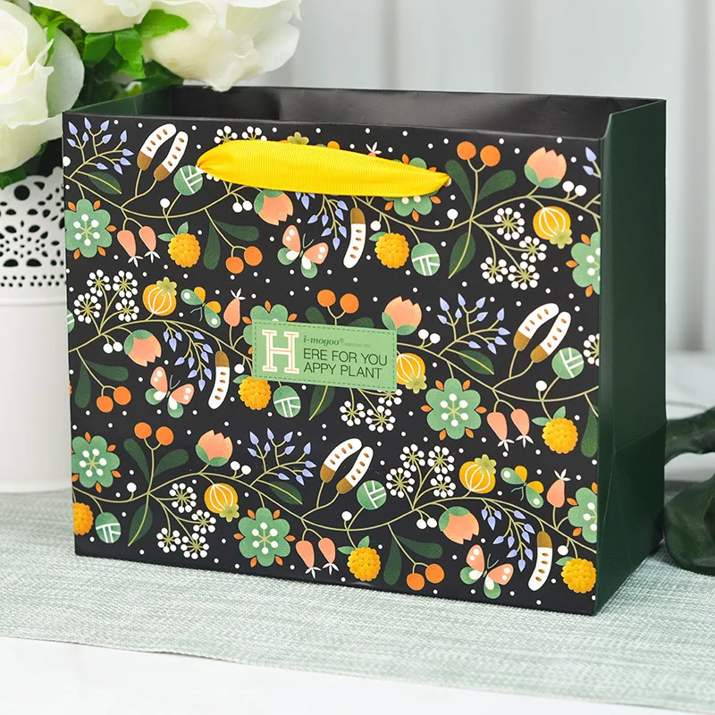 Small Arch Double Cover Gift Box Supporting Hand-held Paper Bag Cookie Bakery Packing Bags Holiday Gift Bag Fashion Gift Bags
Small Arch Double Cover Gift Box Supporting Hand-held Paper Bag Cookie Bakery Packing Bags Holiday Gift Bag Fashion Gift Bags