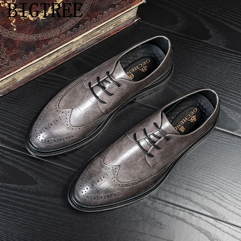 

Vintage Shoes Men Classic Brogue Shoes Men Formal Evening Dress Loafers Italian Brand Official Shoes For Men Leather Dress Buty