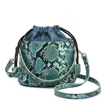 Fashion Ostrich Leather Crossbody Bags for women crocodile pattern small Shoulder Bags Python Leather Handbag Everyday clutch
Fashion Ostrich Leather Crossbody Bags for women crocodile pattern small Shoulder Bags Python Leather Handbag Everyday clutch